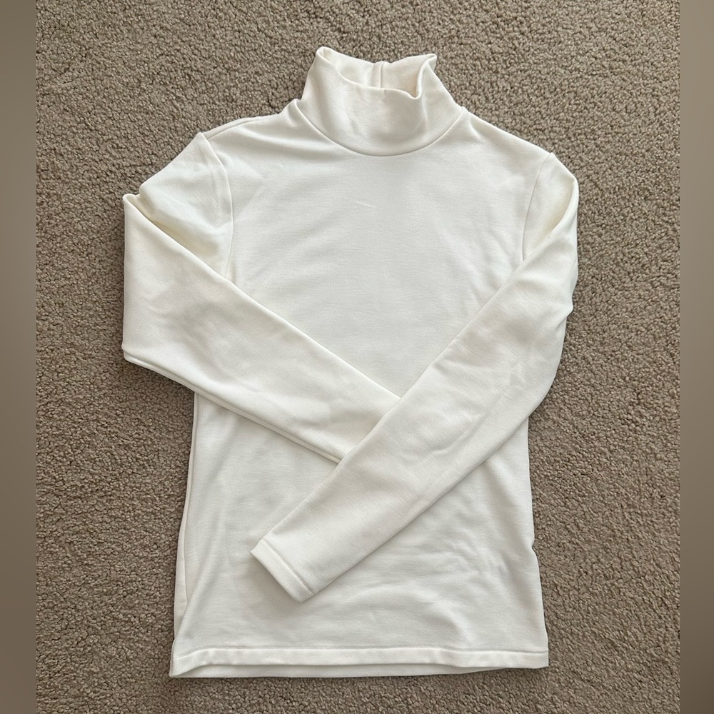 uniqlo heattech ultra warm high neck tshirt, size S